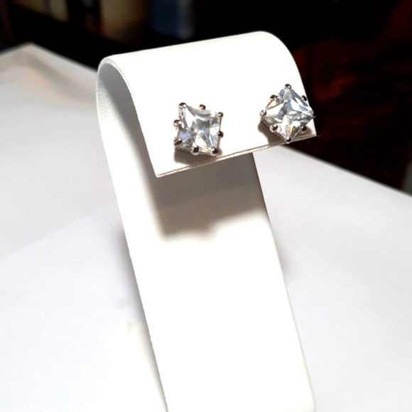 Swarovski Crystal Stud Earrings NWOT - Picture 5 of 5